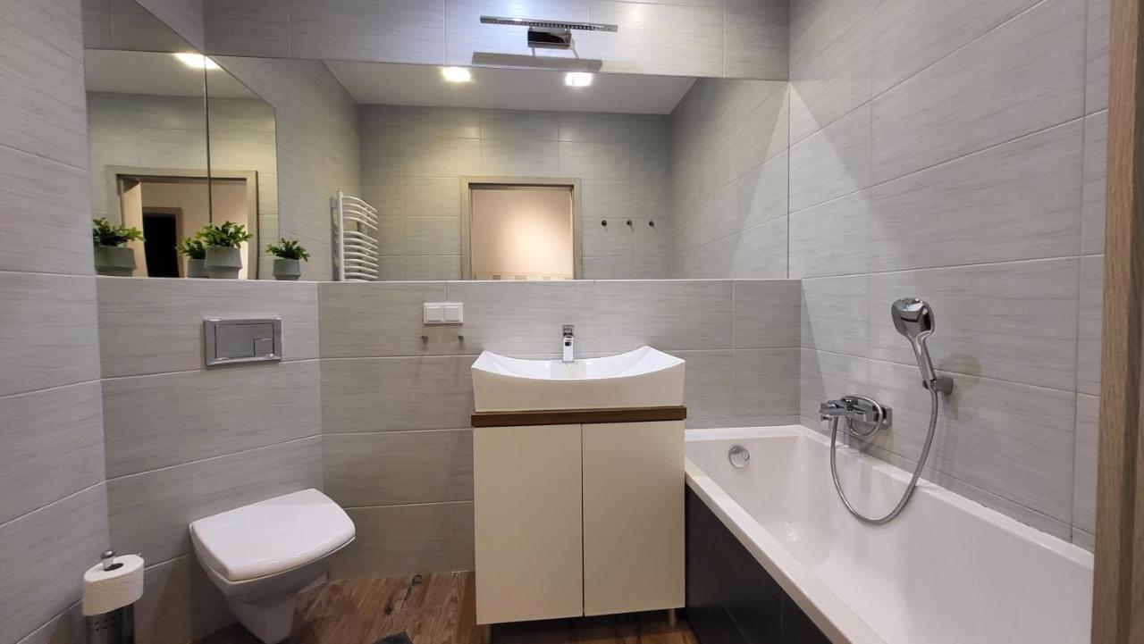 Apartament Czerwone Maki Cracovia Exterior foto